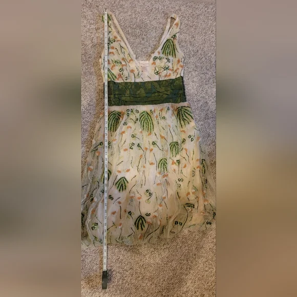 Tracy Reese Cream and Green Embroidered Dress MAKE AN OFFER 😉 💗 - Picture 5 of 12